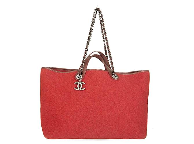 Chanel Red Large Pop Tote Quilted Felt Handbag Shopper bag. Une trouvaille très rare! Cuir Toile Rouge  ref.248619