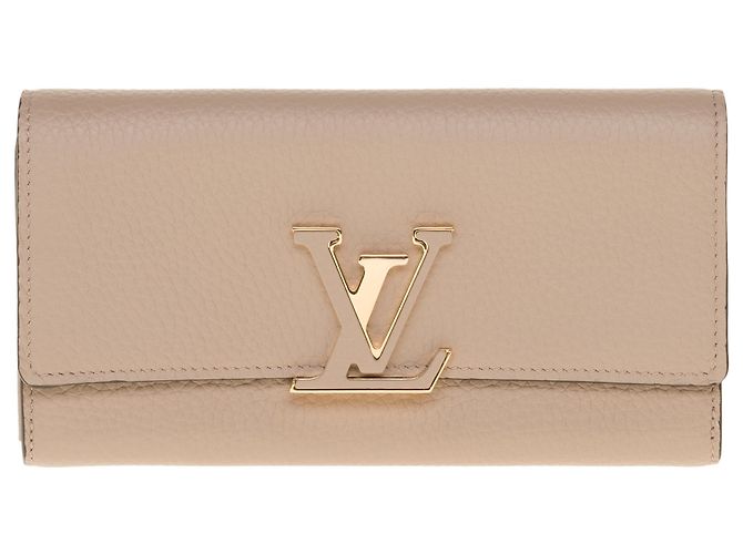 Louis Vuitton Capucines wallet in pebble Taurillon Beige