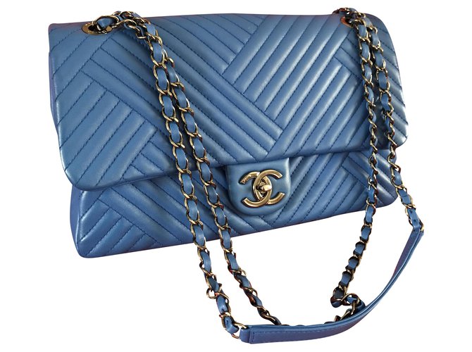 Classic Chanel timeless bag in electric blue Leather ref.249672