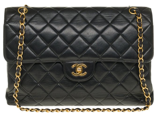 Very Rare Chanel Timeless Jumbo lined Face Bag in Quilted Black Lambskin, garniture en métal doré  ref.249918