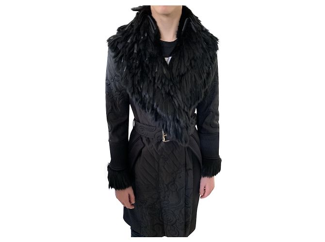 Abrigo acolchado con cuello de plumas de Gianni Versace Negro Dorado