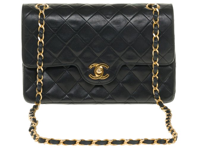 Herrliche und begehrte Chanel Timeless Tasche 23cm mit gefütterter Klappe aus gestepptem schwarzem Leder, garniture en métal doré  ref.250046