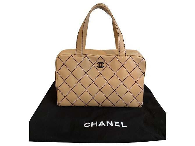 Bolsa Chanel Wild Stitch Boston Bege de Couro