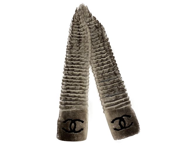 Chanel Cachecol de pele Cinza