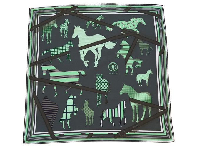 Hermès Silk scarves Green  ref.251082