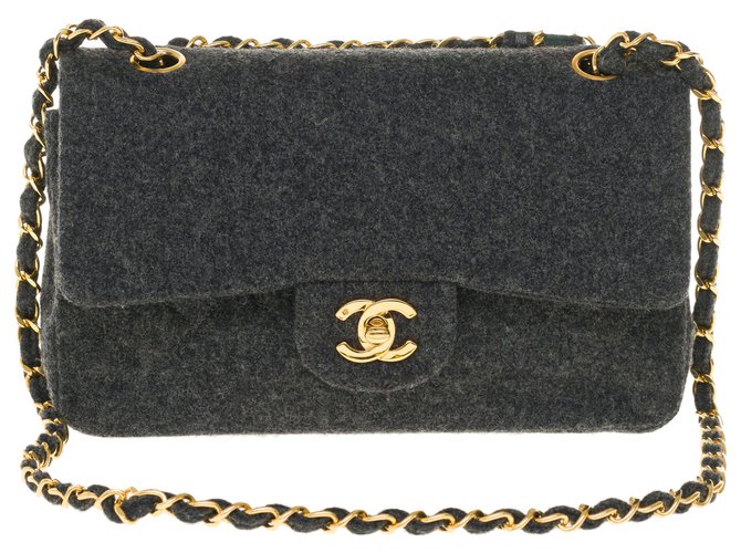 Sehr seltene und sehr schicke Chanel Timeless Handtasche aus grauer "Loden" Wolle, garniture en métal doré Leder  ref.251088
