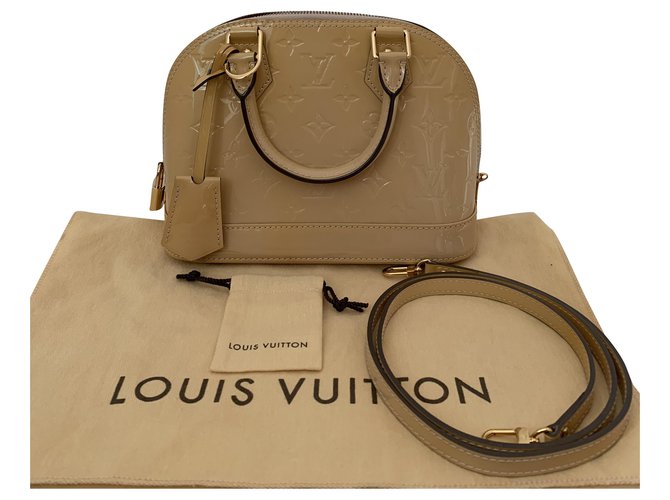 Louis Vuitton Alma BB Beige Patent leather  ref.251138