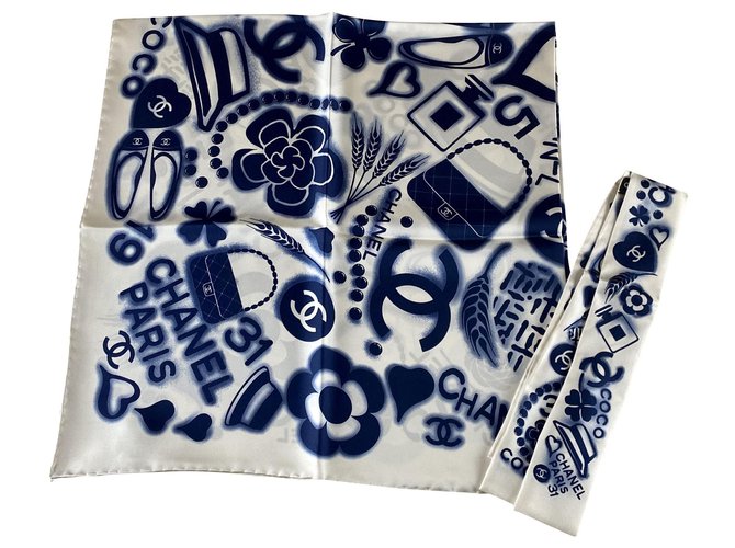 Chanel Silk scarves Blue  ref.251223