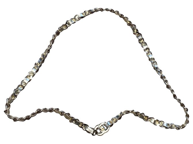 Chanel Cinturones Dorado Cuero Metal  ref.251325