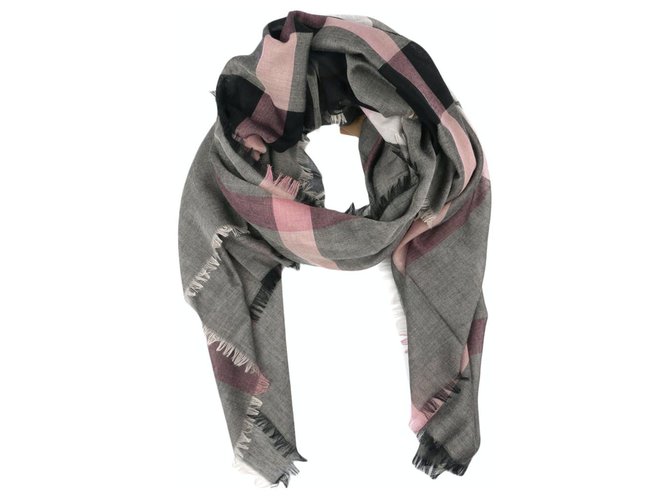 BURBERRY scarf new Multiple colors Wool  ref.251414