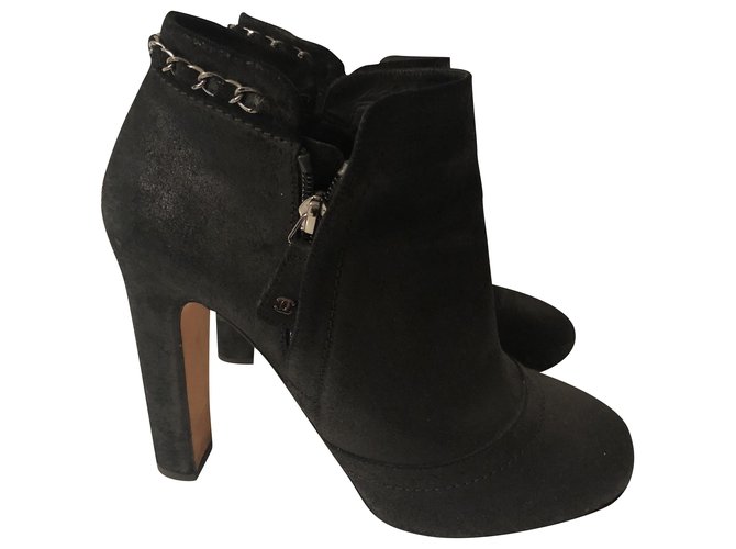 Chanel Ankle Boots Black Leather  ref.251447