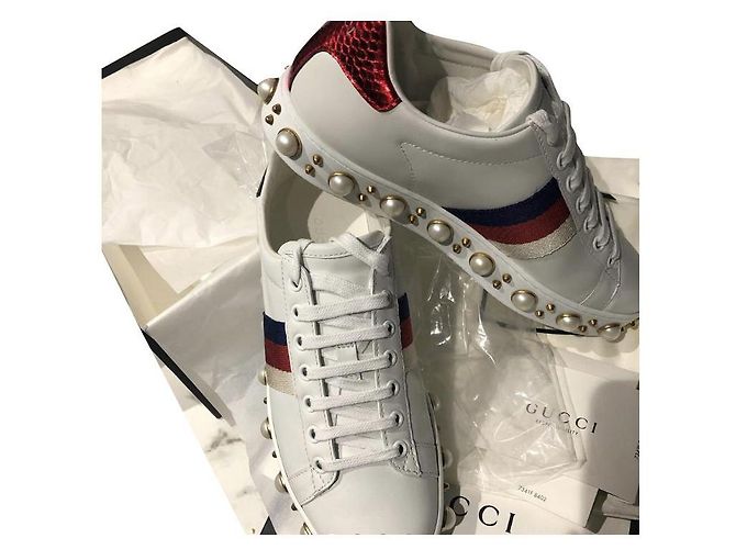Sneakers Gucci con perle in pelle bianca Bianco