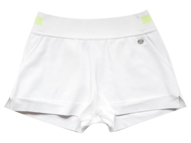 Chanel Cruise '17 shorts White Viscose  ref.251771