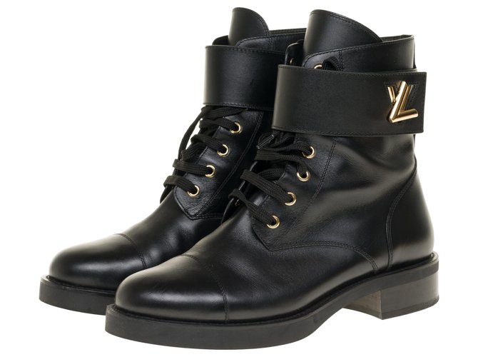 Louis Vuitton Black Leather Wonderland Ranger Combat Lace Up LV