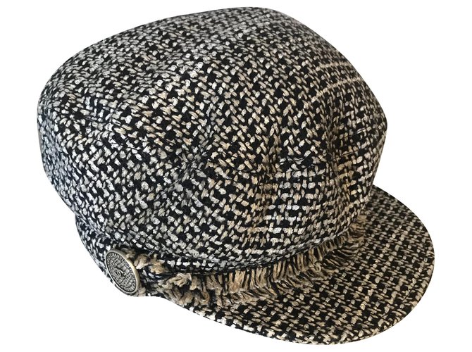 Chanel Hats Silvery Beige Grey Wool  ref.252175