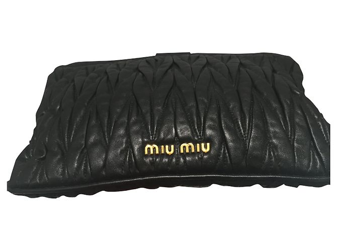 Miu Miu Clutch Bag aus schwarzem Leder