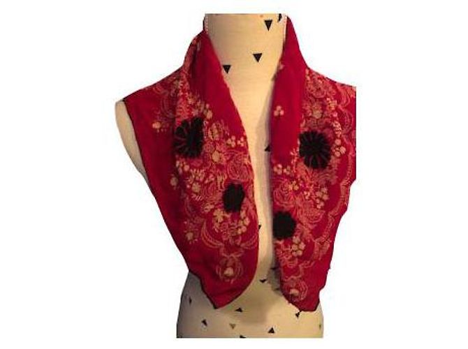 Cuadrado Nina RICCI 100 % seda burdeos  60 X 60 cm