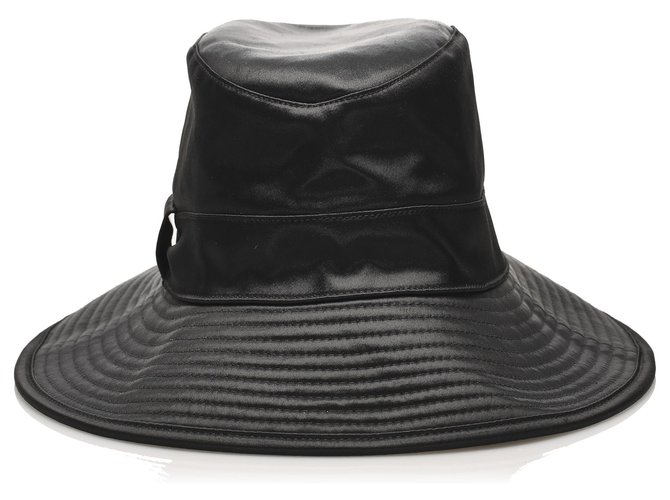 Hermès Chapeau en cuir noir Hermes Tissu  ref.252980