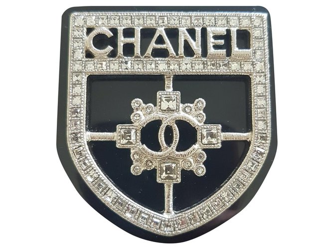 Chanel Crystal Crest Shield Abzeichen Schwarz Metall  ref.253019