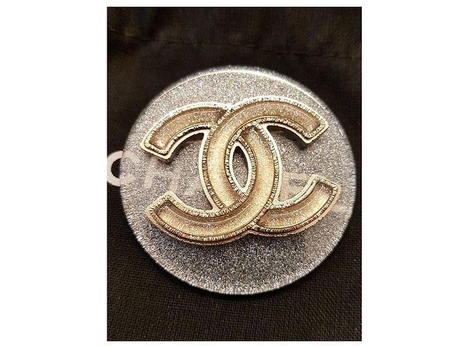 Spilla Chanel D'oro Resina