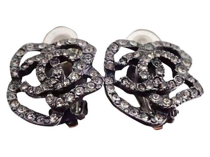 Coco Crush Sehr hübsches Paar Ohrringe, markiert Chanel. Anthrazitgrau Stahl  ref.253196