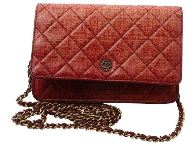 Chanel shoulder bag Red Leather  ref.253413