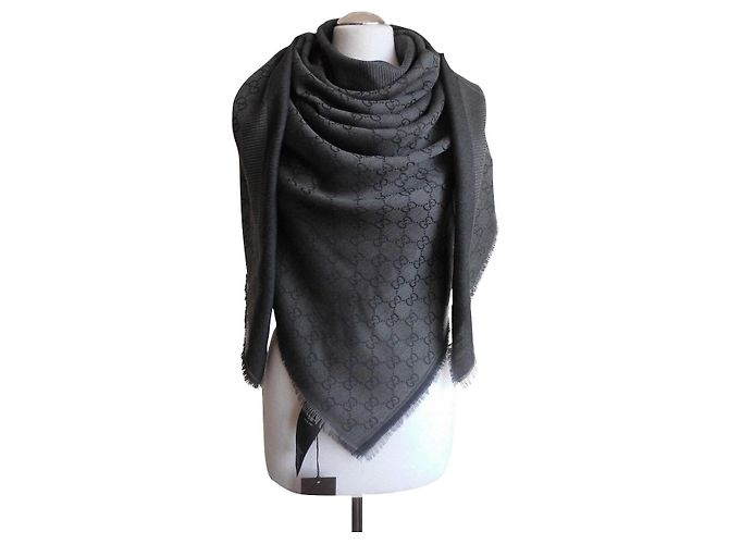 GGEWEB GUCCI SCARF NEU