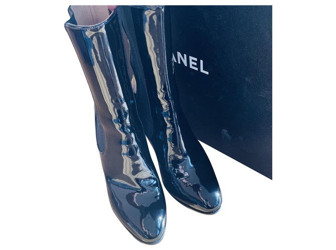 Chanel boots Cuir vernis Noir  ref.254010