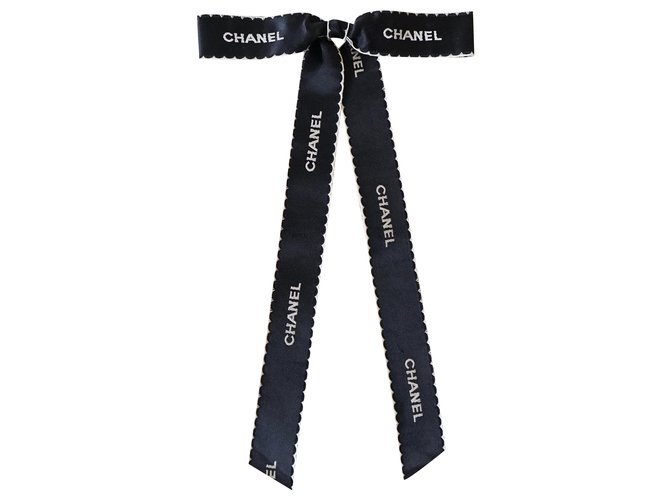 Chanel Alfinetes e broches Preto Branco Lona  ref.254116