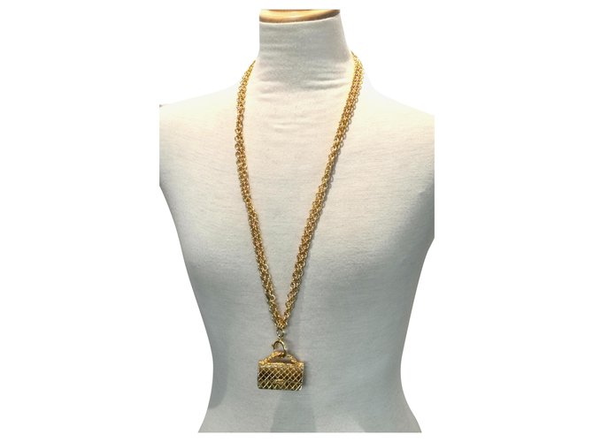 Collana in oro con borsa Chanel vintage D'oro Metallo  ref.254405
