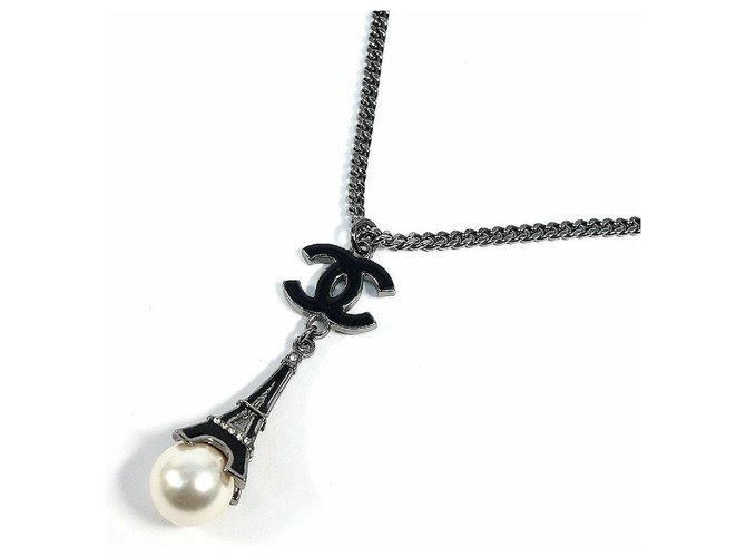 CHANEL COCO marchio motivo Torre Eiffel in metallo con perle finte linea pietra Collana da donna nera  ref.254809