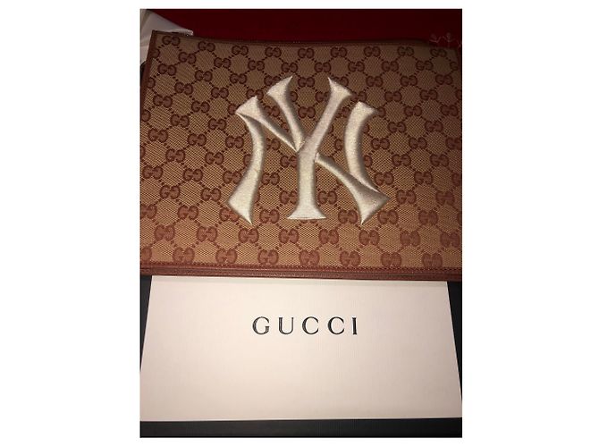 Small gucci Yankees NY bag - new Beige