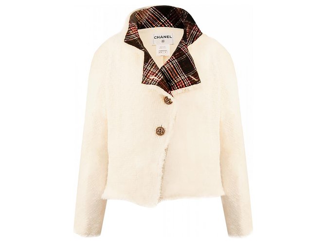 Chanel Edinburgh Gripoix buttons jacket Cream Tweed  ref.254845