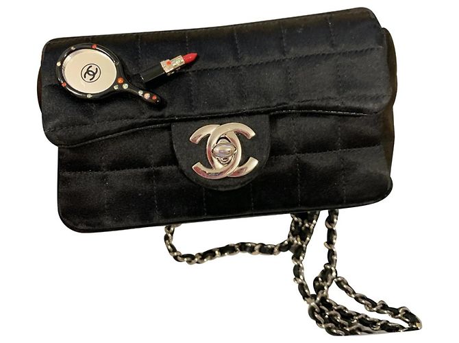 Portafoglio Chanel Timeless in seta nera e argento Nero