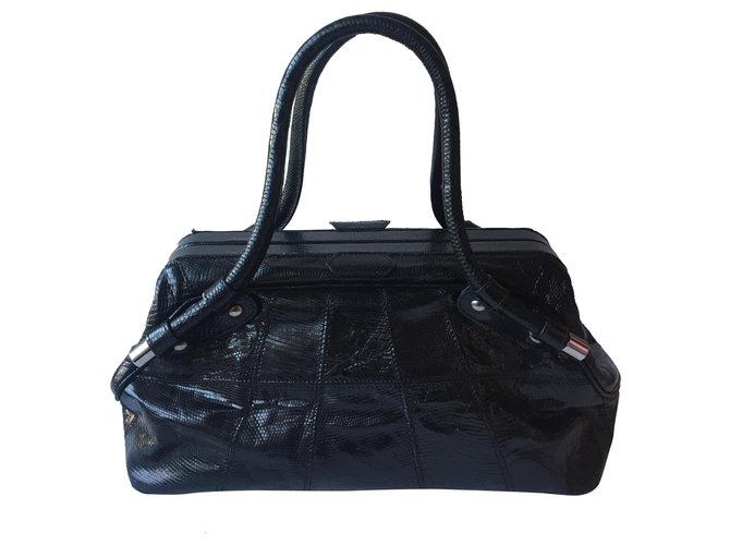 Salvatore Ferragamo Handbags Black Leather  ref.255043