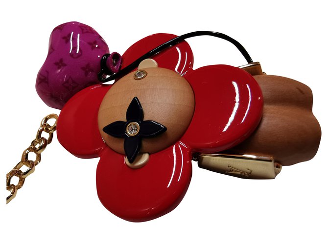 Louis Vuitton Vivienne Valentine bag charm & key holder Multiple colors  Leather Wood ref.255472 - Joli Closet