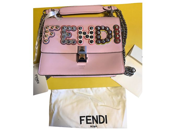 Borsa a tracolla Fendi in pelle rosa