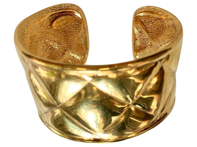 Chanel Armbänder Golden Metall  ref.256102