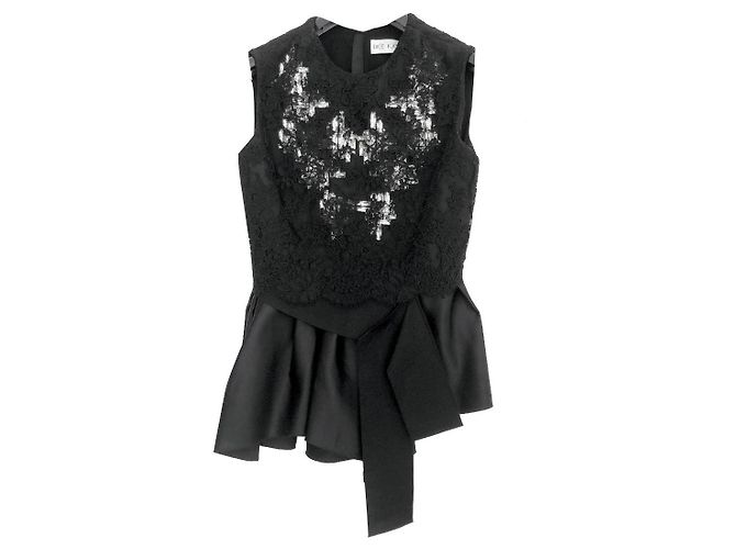 Top in pizzo nero e raso con inserti di cristalli del marchio Dice Kayek