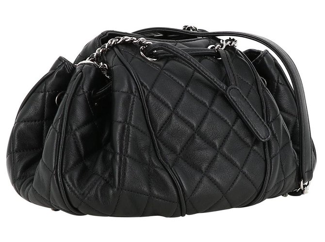 Chanel shoulder bag Black Leather  ref.256395