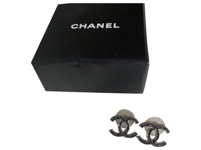 Chanel Ohrringe Schwarz Metall  ref.256424