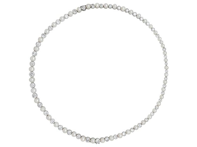 Collar Van Cleef & Arpels en platino, finas perlas y diamantes.  ref.256493