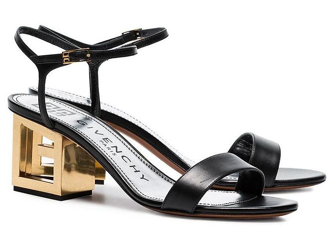 Givenchy Ledersandalen Schwarz mit Dreieck Ausschnitt Absatz