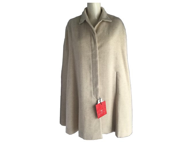 Poncho de lana de Balenciaga Beige  ref.256678