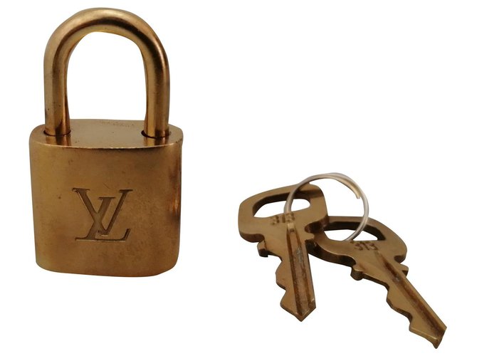 Louis Vuitton Bag charms Yellow Metal  ref.256686