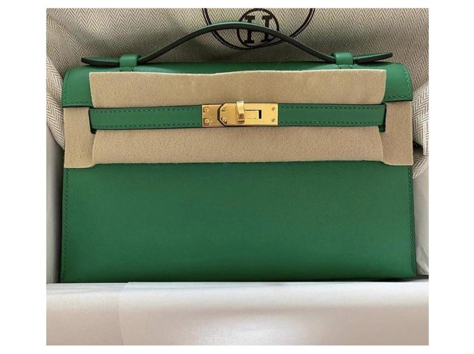 Kelly Hermès Handbags Green Leather  ref.256738