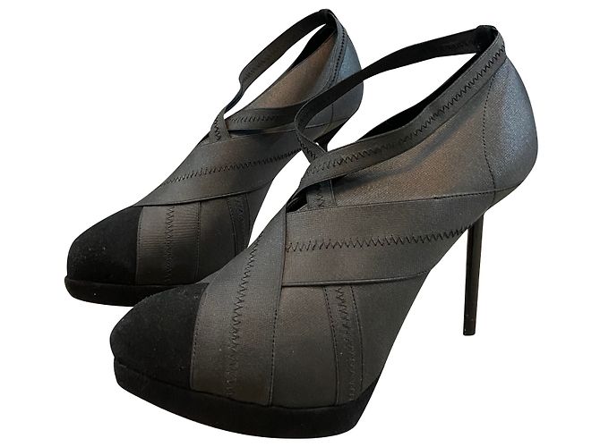 Bottines Yves Saint Laurent Noires en Élasthanne 
