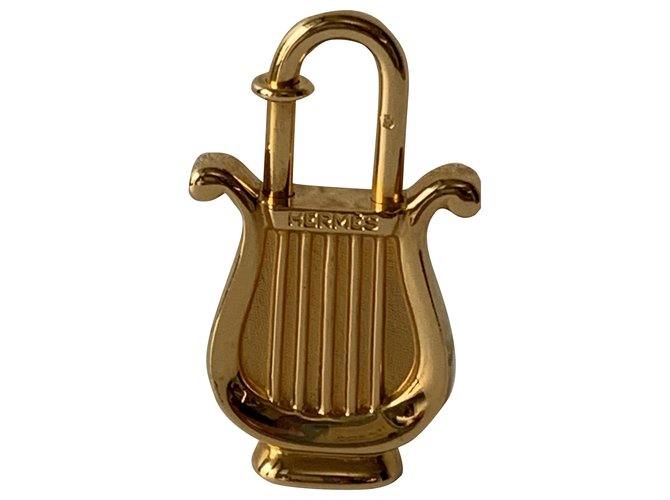Hermès Encantos de saco Dourado Banhado a ouro  ref.256828