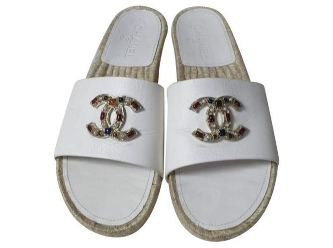 CHANEL CC Logo Leather Flat Sandals Slippers Flip Flops  Sz.40 Beige  ref.256957