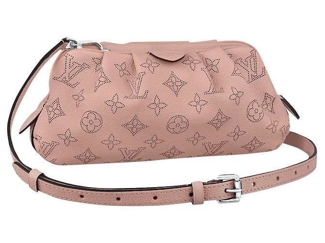 Mini Bolsa Louis Vuitton Scala Rosa Mahina em Couro